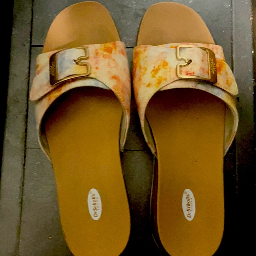 Im selling these dr shoals shoes I have never worn and there new very comfy..